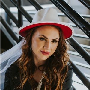 White flat brim hat (red under side)